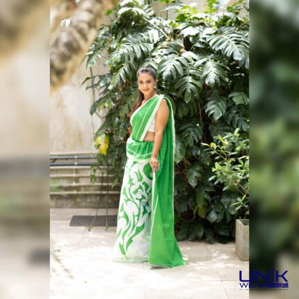 WHITE & GREEN COLOR SRI LANKAN HANDMADE COTTON BATIK SAREE 2220