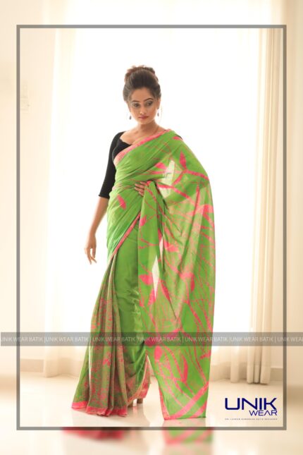 MAGENTA & APPLE GREEN SRI LANKAN HANDMADE COTTON BATIK SAREE 2030