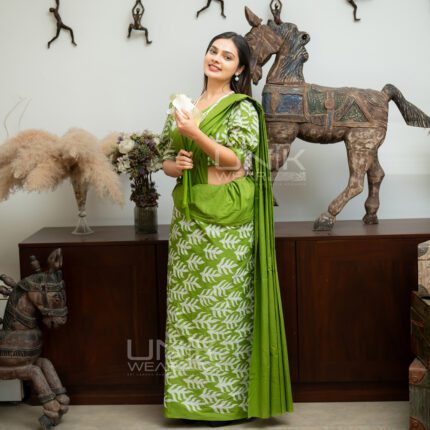 Handcrafted Cotton Batik Saree 2612 -Light Green Saree