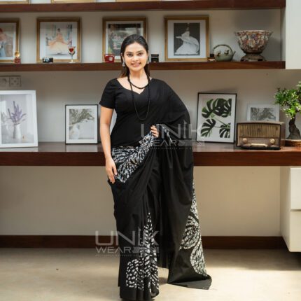 Handcrafted Cotton Batik Saree 2610- Black and White Saree