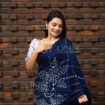 Handcrafted Cotton Batik Saree 2634 -Blue saree - Image 5