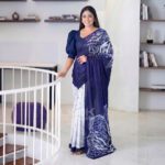 Handcrafted Cotton Batik Saree 2231 -  Blue and white saree