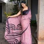 Handcrafted Cotton Batik Saree 23143 - Pink and black saree - Image 2