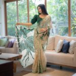 Handcrafted Cotton Batik Saree 24125 - Beige and green saree - Image 5