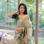 Handcrafted Cotton Batik Saree 24125 - Beige and green saree - Image 3