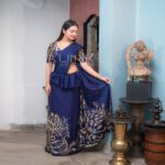 Handcrafted Cotton Batik Saree 24150 - Blue and beige saree - Image 2