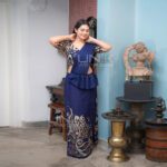 Handcrafted Cotton Batik Saree 24150 - Blue and beige saree - Image 3
