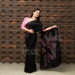 Handcrafted Cotton Batik Saree 2654 - Pink and black saree - Image 2