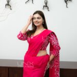 Handcrafted Cotton Batik Saree 2657 -  Hot pink and white saree - Image 5