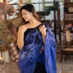 Handcrafted Cotton Batik Saree E2524 - Purple and black saree - Image 4