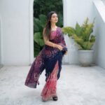 Handcrafted Cotton Batik Saree 24130 - Magenta and blue saree - Image 4