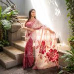 Handcrafted Cotton Batik Saree 24142 - Red and beige saree