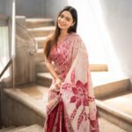 Handcrafted Cotton Batik Saree 24142 - Red and beige saree - Image 3