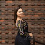 Handcrafted Cotton Batik Saree 2641 - Black saree - Image 5