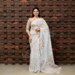 Handcrafted Cotton Batik Saree 2666 - White and light brown saree