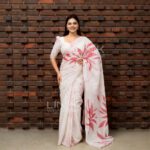 Handcrafted Cotton Batik Saree 2670 - White and pink saree
