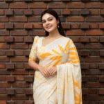 Handcrafted Cotton Batik Saree 2671 - White and golden yellow saree - Image 4
