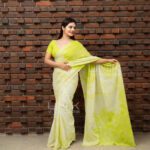Handcrafted Cotton Batik Saree 2672 - White and apple green saree (Limietd) - Image 2