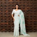 Handcrafted Cotton Batik Saree 2673 - White and olive green saree