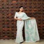 Handcrafted Cotton Batik Saree 2673 - White and olive green saree - Image 2