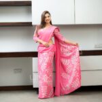 Handcrafted Cotton Batik Saree 2680 - Pink and White Saree - Image 2