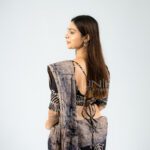 Handcrafted Cotton Batik Saree 26101 - Black and Beige Saree - Image 2