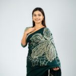 Handcrafted Cotton Batik Saree 2695 - Dark Green and Beige Saree - Image 5