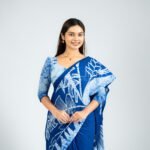 Handcrafted Cotton Batik Saree 2696 - Royal Blue and Light Sky Blue Saree - Image 5
