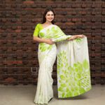 Handcrafted Cotton Batik Saree L0002 - Light Green & White Saree (Limited) - Image 2
