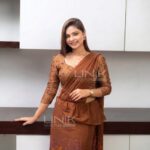 Handcrafted Cotton Batik Saree L0009 - Brown Saree (Limited) - Image 2
