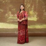 Handcrafted Cotton Batik Saree L0013 - Maroon Saree (Limited) - Image 3