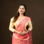 Handcrafted Cotton Batik Saree 26114 - Pastal Pink Saree (Orchid Collection) - Image 3
