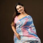 Handcrafted Cotton Batik Saree E0626 - Denim Blue and Light Pink Saree (Orchid Collection) - Image 5